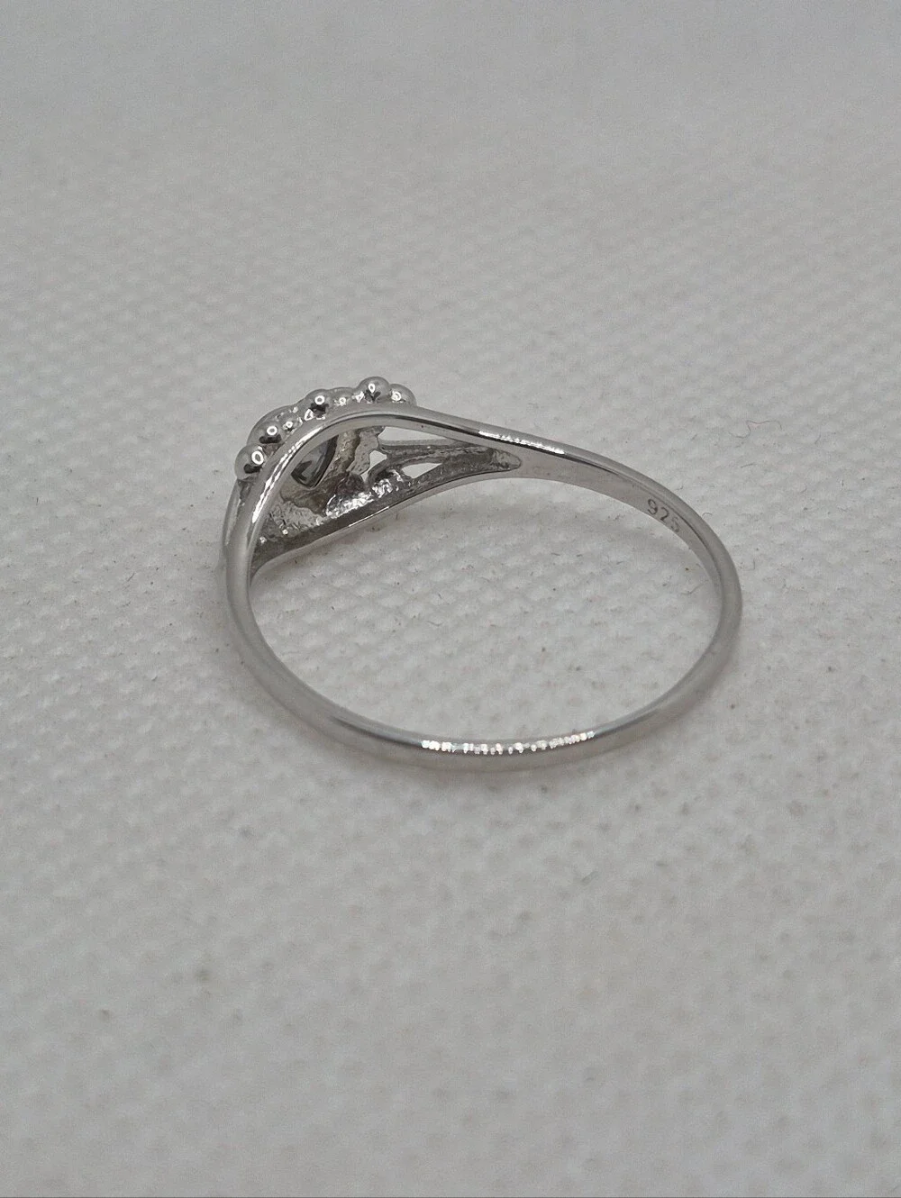 .925 Sterling Silver Heart-Shaped Ring, Jewelry  Brand new